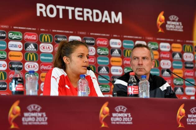SOCCER - UEFA EURO EM Europameisterschaft Fussball 2017, ISL vs AUT ROTTERDAM,NETHERLANDS,25.JUL.17 - WOMEN SOCCER - UEFA Women s European Championship EM Europameisterschaft 2017, Group C, Iceland vs Austria, preview, press conference PK Pressekonferenz Austria. Image shows Laura Feiersinger and head coach Dominik Thalhammer (AUT). GEPAxpictures xFlorianxErtl