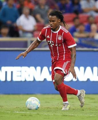 FUSSBALL 1. BUNDESLIGA SAISON 2017 2018 Audi Football Summer Tour China Singapur 2017 FC Bayern Muenchen 25.07.2017 Tag 10; FC Bayern Muenchen - FC Chelsea London Renato Sanches (FC Bayern Muenchen) am Ball Foto: Pressefoto ULMER Markus Ulmer xxNOxMODELxRELEASxx Singapur 