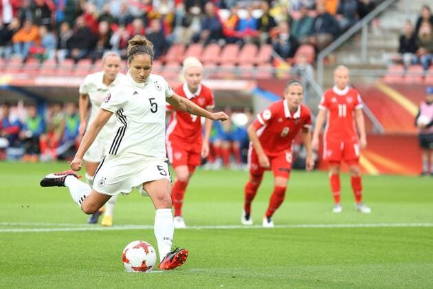 Babett Peter of Germany women during the UEFA WEURO 2017 Group B group stage match between Russia and Germany at the Galgenwaard Stadium on July 25, 2017 in Utrecht, The Netherlands Women: Russia v Germany UEFA WEURO 2017 2017 2018 xVIxVIxImagesx xTomxBodexMultimediaxIVx 8309993