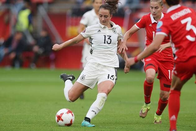 Sara Dabritz of Germany women, Nadezhda Smirnova of Russia women during the UEFA WEURO 2017 Group B group stage match between Russia and Germany at the Galgenwaard Stadium on July 25, 2017 in Utrecht, The Netherlands Women: Russia v Germany UEFA WEURO 2017 2017 2018 xVIxVIxImagesx xTomxBodexMultimediaxIVx 8310187