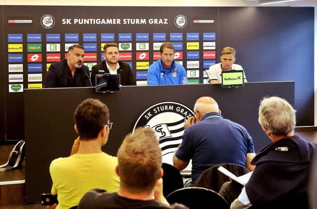 SOCCER - UEFA EL quali, Sturm vs Fenerbahce, preview GRAZ,AUSTRIA,26.JUL.17 - SOCCER - UEFA Europa League qualification, SK Sturm Graz vs Fenerbahce Istanbul, preview, press conference PK Pressekonferenz Sturm. Image shows an overview with Alexander Fasching (Sturm), head coach Franco Foda and Stefan Hierlaender (Sturm). GEPAxpictures xHansxOberlaender