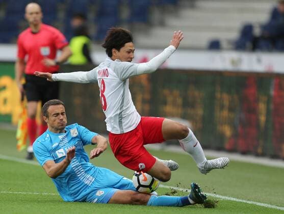 SOCCER - UEFA CL quali, RBS vs Rijeka SALZBURG,AUSTRIA,26.JUL.17 - SOCCER - UEFA Champions League qualification, Red Bull Salzburg vs HNK Rijeka. Image shows Zoran Kvrzic (Rijeka) and Takumi Minamino (RBS). GEPAxpictures xThomasxBachun
