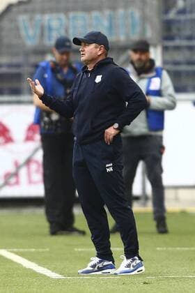 SOCCER - UEFA CL quali, RBS vs Rijeka SALZBURG,AUSTRIA,26.JUL.17 - SOCCER - UEFA Champions League qualification, Red Bull Salzburg vs HNK Rijeka. Image shows head coach Matjaz Kek (Rijeka). GEPAxpictures xFelixxRoittner