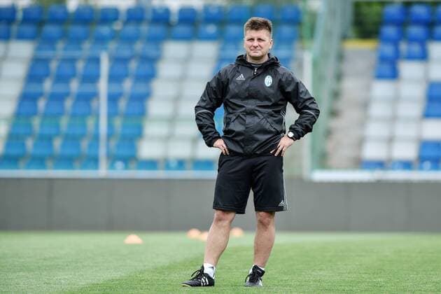 Coach of FK Mlada Boleslav Dusan Uhrin Jr attends a training session prior to the 3rd qualifying round, 1st leg of Football European League match FK Mlada Boleslav vs Albanian Skenderbeu in Mlada Boleslav, Czech Republic, July 26, 2017. (CTKxPhoto RadekxPetrasek) CTKPhotoP201707260876201  PER 13