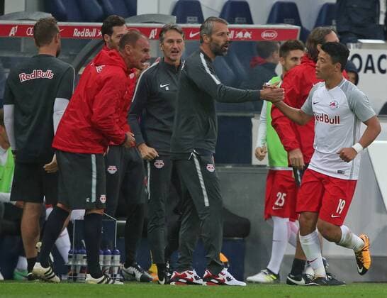 SOCCER - UEFA CL quali, RBS vs Rijeka SALZBURG,AUSTRIA,26.JUL.17 - SOCCER - UEFA Champions League qualification, Red Bull Salzburg vs HNK Rijeka. Image shows the rejoicing of Hee Chan Hwang and head coach Marco Rose (RBS). GEPAxpictures xThomasxBachun