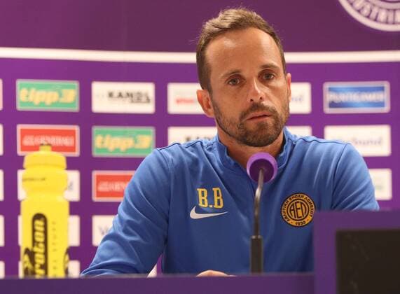 SOCCER - UEFA EL quali, A.Wien vs Limassol, preview VIENNA,AUSTRIA,26.JUL.17 - SOCCER - UEFA Europa League qualification, FK Austria Wien vs AEL Limassol, preview, press conference PK Pressekonferenz Limassol. Image shows head coach Bruno Baltazar (Limassol). GEPAxpictures xChristianxOrt