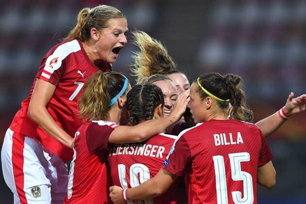 SOCCER - UEFA EURO EM Europameisterschaft Fussball 2017, ISL vs AUT ROTTERDAM,NETHERLANDS,26.JUL.17 - WOMEN SOCCER - UEFA Women s European Championship EM Europameisterschaft 2017, Group C, Iceland vs Austria. Image shows the rejoicing of AUT. GEPAxpictures xFlorianxErtl