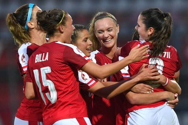SOCCER - UEFA EURO EM Europameisterschaft Fussball 2017, ISL vs AUT ROTTERDAM,NETHERLANDS,26.JUL.17 - WOMEN SOCCER - UEFA Women s European Championship EM Europameisterschaft 2017, Group C, Iceland vs Austria. Image shows the rejoicing of AUT. GEPAxpictures xFlorianxErtl