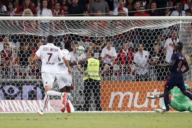 (L-R) Pierre Lees-Melou of OCG Nice, Mario Balotelli of OCG Nice, Davinson Sanchez of Ajax, goalkeeper Andre Onana of Ajax 1-0 during the UEFA Champions League third round qualifying first leg match between OGC Nice and Ajax Amsterdam on July 26, 2017 at the Allianz Riviera in Nice, France OGC Nice v Ajax UEFA Champions League 2017 2018 xVIxVIxImagesx xMauricexvanxSteenxIVx 8317130