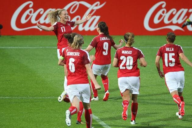 Sarah Puntigam of Austria women, Sarah Zadrazil of Austria women during the UEFA WEURO 2017 Group C group stage match between Iceland and Austria at the Sparta stadium Het Kasteel on July 26, 2017 in Rotterdam, The Netherlands Women: Iceland v Austria UEFA WEURO 2017 2017 2018 xVIxVIxImagesx xTomxBodexMultimediaxIVx 8317206