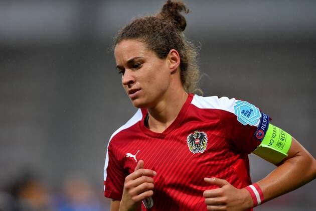 SOCCER - UEFA EURO EM Europameisterschaft Fussball 2017, ISL vs AUT ROTTERDAM,NETHERLANDS,26.JUL.17 - WOMEN SOCCER - UEFA Women s European Championship EM Europameisterschaft 2017, Group C, Iceland vs Austria. Image shows Nina Burger (AUT). GEPAxpictures xFlorianxErtl