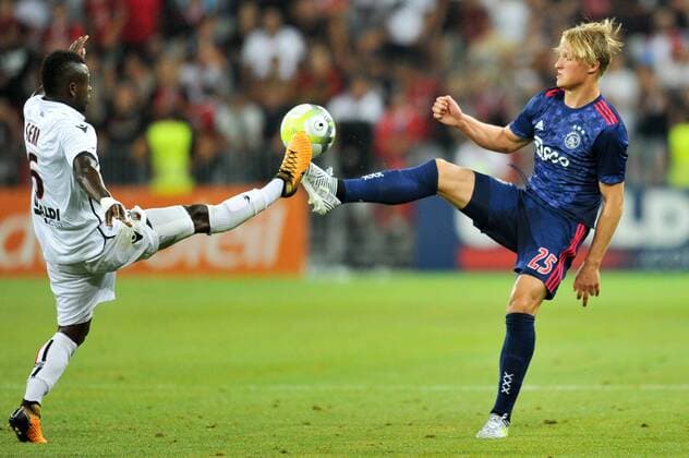 Bilder des Tages - SPORT 06 JEAN MICHAEL SERI (nice) - 25 Kasper Dolberg (ajax) FOOTBALL : Nice vs Ajax Amsterdam - Ligue des Champions - 26 07 2017 FEP Panoramic 