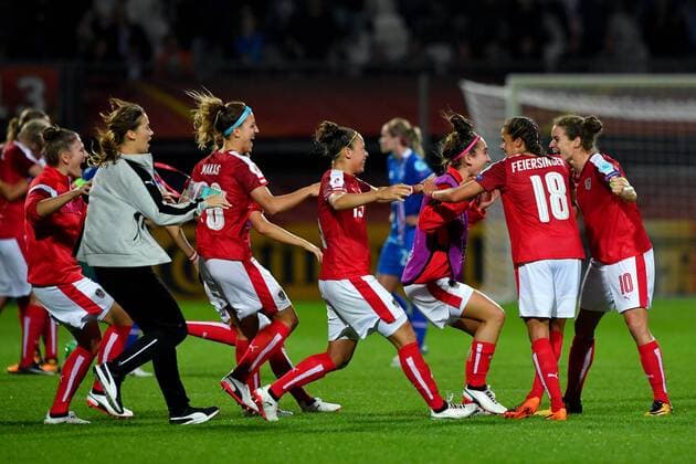 SOCCER - UEFA EURO EM Europameisterschaft Fussball 2017, ISL vs AUT ROTTERDAM,NETHERLANDS,26.JUL.17 - WOMEN SOCCER - UEFA Women s European Championship EM Europameisterschaft 2017, Group C, Iceland vs Austria. Image shows the rejoicing of AUT. GEPAxpictures xFlorianxErtl