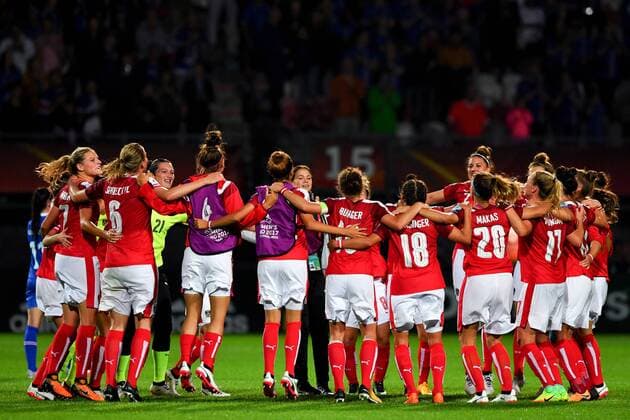 SOCCER - UEFA EURO EM Europameisterschaft Fussball 2017, ISL vs AUT ROTTERDAM,NETHERLANDS,26.JUL.17 - WOMEN SOCCER - UEFA Women s European Championship EM Europameisterschaft 2017, Group C, Iceland vs Austria. Image shows the rejoicing of AUT. GEPAxpictures xFlorianxErtl
