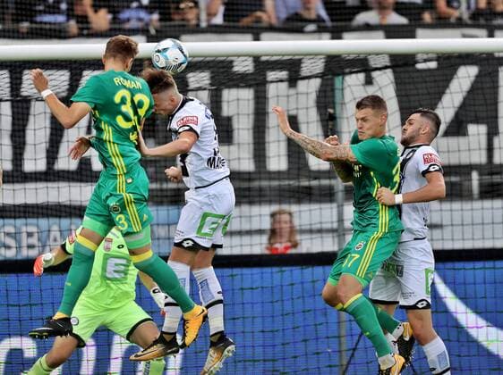 SOCCER - EL quali, Sturm vs Fenerbahce GRAZ,AUSTRIA,27.JUL.17 - SOCCER - UEFA Europa League qualification, SK Sturm Graz vs Fenerbahce Istanbul. Image shows Roman Neustaedter (Fenerbahce), Dario Maresic (Sturm), Martin Skrtel (Fenerbahce) and Philipp Huspek (Sturm). keywords: goal. GEPAxpictures xHansxOberlaender