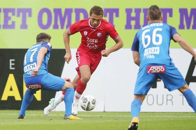 Maciej Makuszewski of Lech Poznan, Cyriel Dessers of FC Utrecht, Emir Dilaver of Lech Poznan during the UEFA Europa League third qualifying round first leg match between FC Utrecht and Lech Poznan FC at the Nieuw Galgenwaard Stadium, on July 27, 2017 in Utrecht, The Netherlands FC Utrecht v Lech Poznan UEFA Europa League 2017 2018 xVIxVIxImagesx xTomxBodexMultimediaxIVx 8323994