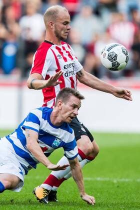 EINDHOVEN - PSV - Osijek , Voetbal , Seizoen 2017 2018 , voetbal , Derde kwalificatie ronde Europa League , Philips stadion , 27-07-2017 , Osijek speler Dmytro Lyopa (l) in duel met PSV middenvelder Jorrit Hendrix (r) PSV - Osijek  x1656656x