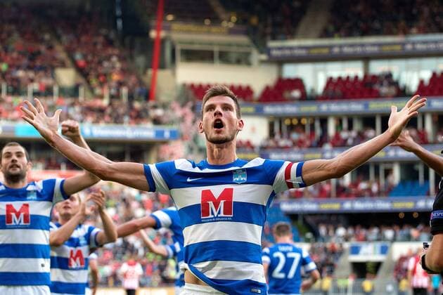EINDHOVEN - PSV - Osijek , Voetbal , Seizoen 2017 2018 , PSV - Osijek , Europa League 2017-2018 , derde kwalificatie ronde Europa League , Philips Stadion , 27-07-2017 . Osijek speler Borna Barisic viert de 0-1 met de meegereisde supporters . PSV - Osijek  x1656679x
