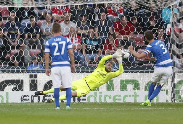 (L-R), Dmytro Lopa of NK Osijek, Jeroen Zoet of PSV, Borna Barisic of NK Osijek during the UEFA Europa League third qualifying round first leg match between PSV Eindhoven and Osijek at Philips Stadium, on July 27, 2017 in Eindhoven, The Netherlands PSV v Osijek UEFA Europa League 2017 2018 xVIxVIxImagesx xJeroenxPutmansxIVx 8324382
