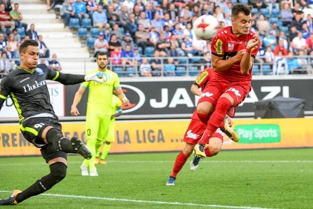 SOCCER - EL quali, Gent vs Altach GENT,BELGIUM,27.JUL.17 - SOCCER - UEFA Europa League qualification, KAA Gent vs SCR Altach. Image shows Lovre Kalinic, Stefan Mitrovic (Gent) and Kristijan Dobras (Altach). GEPAxpictures xOliverxLerch
