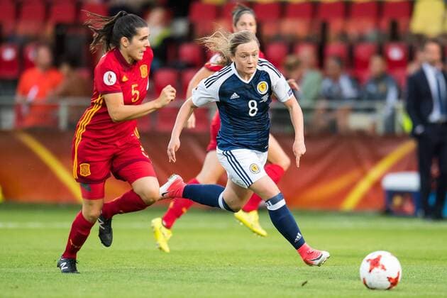 (L-R) Andrea Pereira of Spain women, Erin Cuthbert of Scotland women during the UEFA WEURO 2017 Group D group stage match between Scotland and Spain at The Adelaarshorst on July 27, 2017 in Deventer, The Netherlands Women: Scotland v Spain UEFA WEURO 2017 2017 2018 xVIxVIxImagesx xGerritxvanxKeulenxIVx 8324476