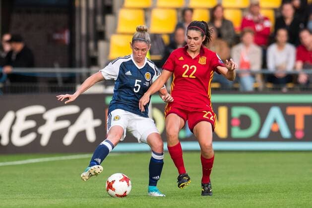 (L-R) Leanne Ross of Scotland women, Mariona Caldentey of Spain women during the UEFA WEURO 2017 Group D group stage match between Scotland and Spain at The Adelaarshorst on July 27, 2017 in Deventer, The Netherlands Women: Scotland v Spain UEFA WEURO 2017 2017 2018 xVIxVIxImagesx xGerritxvanxKeulenxIVx 8324502