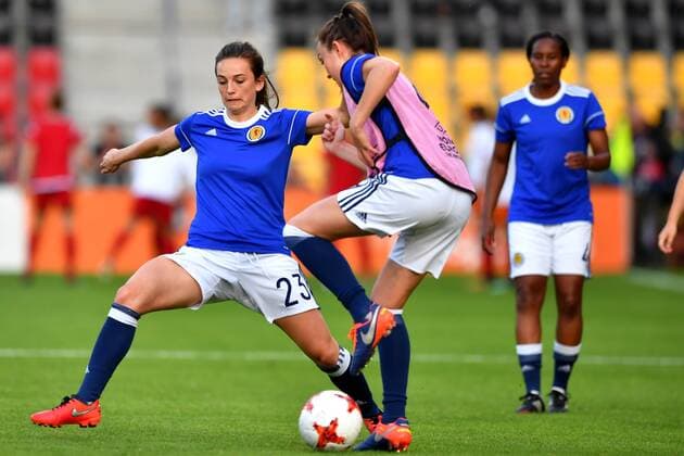 SOCCER - UEFA EURO EM Europameisterschaft Fussball 2017, SCO vs ESP DEVENTER,NETHERLANDS,27.JUL.17 - WOMEN SOCCER - UEFA Women s European Championship EM Europameisterschaft 2017, Group D, Scotland vs Spain. Image shows Chloe Arthur (SCO). Keywords: warm up. GEPAxpictures xFlorianxErtl