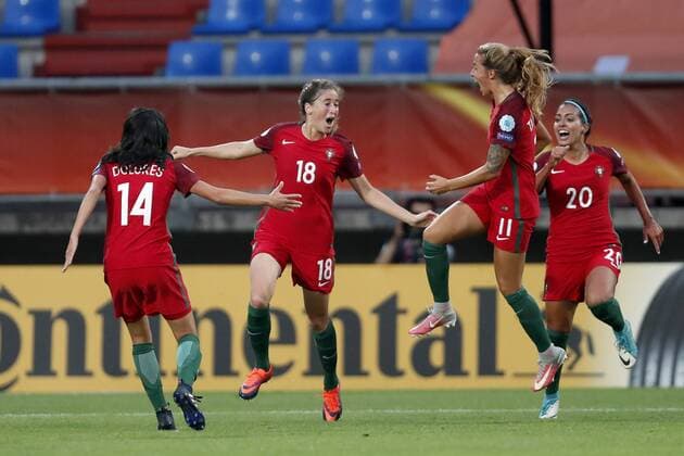 (L-R) Dolores Silva of Portugal women, Carolina Mendes of Portugal women, Tatiana Pinto of Portugal women, Suzanne Pires of Portugal women during the UEFA WEURO 2017 Group D group stage match between Portugal and England at Koning Willem II stadium on July 27, 2017 in Tilburg, The Netherlands Women: Portugal v England UEFA WEURO 2017 2017 2018 xVIxVIxImagesx xMauricexvanxSteenxIVx 8324708