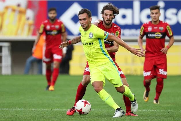 Gent s Birger Verstraete and Altach s Patrick Salomon fight for the ball during a soccer game between Belgian club KAA Gent and Austrian team SC Rheindorf Altach, the first leg of the third qualifying round for the UEFA Europa League competition, Thursday 27 July 2017 in Gent. VIRGINIExLEFOUR  x05139813x