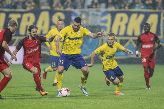 Gdynia, Stadion Miejski Gdynia Stadium 27.07.2017 LIGA EUROPY PILKA NOZNA 3 RUNDA ELIMINACJI LIGI EUROPY PIERWSZY MECZ Arka Gdynia - FC Midtjylland 2017 18 UEFA EUROPA LEAGUE FOOTBALL THIRD QUALIFYING ROUND 1ST LEG GAME Arka Gdynia - FC Midtjylland NZ kian hansen , grzegorz piesio , patryk kun , FOT. GRZEGORZ RADTKE 058sport.pl NEWSPIX.PL --- Newspix.pl FRANCE OUT!  20170727_GR_7410_008_RAD