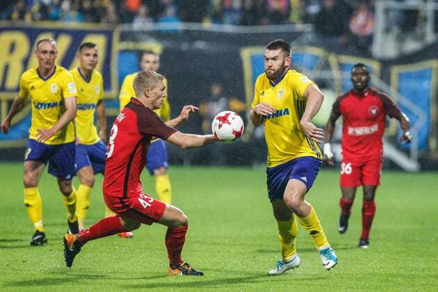 Gdynia, Stadion Miejski Gdynia Stadium 27.07.2017 LIGA EUROPY PILKA NOZNA 3 RUNDA ELIMINACJI LIGI EUROPY PIERWSZY MECZ Arka Gdynia - FC Midtjylland 2017 18 UEFA EUROPA LEAGUE FOOTBALL THIRD QUALIFYING ROUND 1ST LEG GAME Arka Gdynia - FC Midtjylland NZ rasmus nissen kristensen , grzegorz piesio , FOT. GRZEGORZ RADTKE 058sport.pl NEWSPIX.PL --- Newspix.pl FRANCE OUT!  20170727_GR_7470_013_RAD