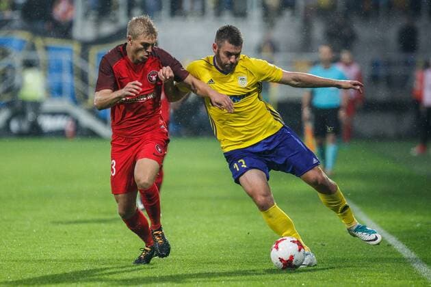 Gdynia, Stadion Miejski Gdynia Stadium 27.07.2017 LIGA EUROPY PILKA NOZNA 3 RUNDA ELIMINACJI LIGI EUROPY PIERWSZY MECZ Arka Gdynia - FC Midtjylland 2017 18 UEFA EUROPA LEAGUE FOOTBALL THIRD QUALIFYING ROUND 1ST LEG GAME Arka Gdynia - FC Midtjylland NZ rasmus nissen kristensen , grzegorz piesio , FOT. GRZEGORZ RADTKE 058sport.pl NEWSPIX.PL --- Newspix.pl FRANCE OUT!  20170727_GR_7479_016_RAD