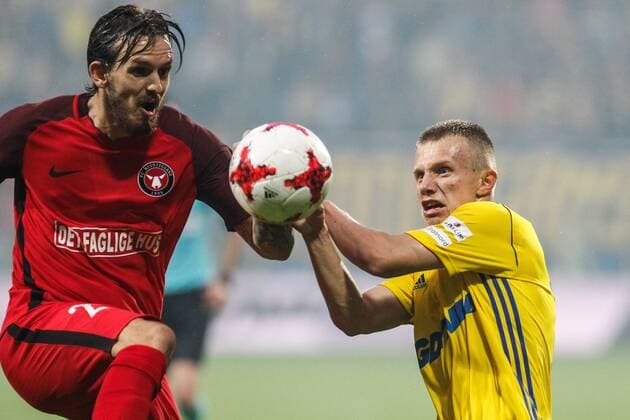 Gdynia, Stadion Miejski Gdynia Stadium 27.07.2017 LIGA EUROPY PILKA NOZNA 3 RUNDA ELIMINACJI LIGI EUROPY PIERWSZY MECZ Arka Gdynia - FC Midtjylland 2017 18 UEFA EUROPA LEAGUE FOOTBALL THIRD QUALIFYING ROUND 1ST LEG GAME Arka Gdynia - FC Midtjylland NZ kian hansen , patryk kun , FOT. GRZEGORZ RADTKE 058sport.pl NEWSPIX.PL --- Newspix.pl FRANCE OUT!  20170727_GR_7537_019_RAD