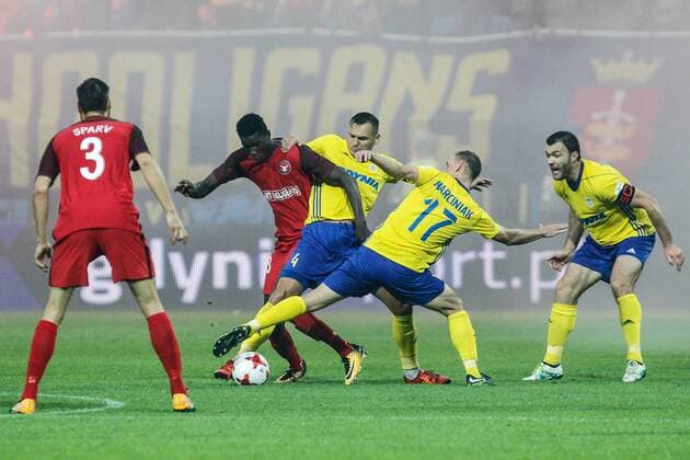 Gdynia, Stadion Miejski Gdynia Stadium 27.07.2017 LIGA EUROPY PILKA NOZNA 3 RUNDA ELIMINACJI LIGI EUROPY PIERWSZY MECZ Arka Gdynia - FC Midtjylland 2017 18 UEFA EUROPA LEAGUE FOOTBALL THIRD QUALIFYING ROUND 1ST LEG GAME Arka Gdynia - FC Midtjylland NZ rilwan hassan , dawid soldecki , adam marciniak , krzysztof sobieraj , FOT. GRZEGORZ RADTKE 058sport.pl NEWSPIX.PL --- Newspix.pl FRANCE OUT!  20170727_GR_7555_020_RAD