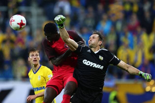 2017.07.27 Gdynia Pilka nozna III runda kwalifikacji Liga Europy sezon 2017 2018 Arka Gdynia - FC Midtjylland N z Paul Onuachu Pavels Steinbors Foto Piotr Matusewicz PressFocus 2017.07.27 Gdynia Football UEFA Europa League III qualifying round season 2017 2018 Arka Gdynia - FC Midtjylland Paul Onuachu Pavels Steinbors Credit: Piotr Matusewicz PressFocus NEWSPIX.PL --- Newspix.pl FRANCE OUT!  20170727_PF_PM028