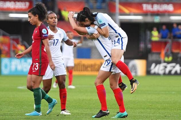 Portugal v England UEFA Women s Euros 2017 Karen Carney of England jumps on Toni Duggan s back after Duggan scoring their first goal to make it England 1 Portugal 0 during the UEFA Women s Euros 2017 match at Koning Willem II Stadion, Tilburg Copyright: xKristianxKanex FIL-10447-0017 UK Newspapers OUT