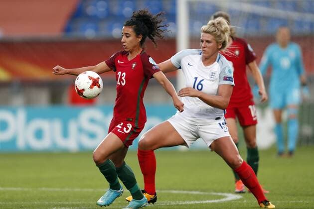 (L-R) Melissa Antunes of Portugal women, Millie Bright of England women during the UEFA WEURO 2017 Group D group stage match between Portugal and England at Koning Willem II stadium on July 27, 2017 in Tilburg, The Netherlands Women: Portugal v England UEFA WEURO 2017 2017 2018 xVIxVIxImagesx xMauricexvanxSteenxIVx 8324825