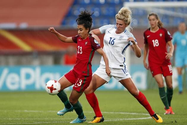 (L-R) Melissa Antunes of Portugal women, Millie Bright of England women during the UEFA WEURO 2017 Group D group stage match between Portugal and England at Koning Willem II stadium on July 27, 2017 in Tilburg, The Netherlands Women: Portugal v England UEFA WEURO 2017 2017 2018 xVIxVIxImagesx xMauricexvanxSteenxIVx 8324833