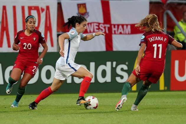 v.li.: Suzane Pires (Portugal, 20), Karen Carney (England, 14), Tatiana Pinto (Portugal, 11), Aktion, Action, Spielszene, Fussball, UEFA Women s EURO 2017, Portugal - England, xozx