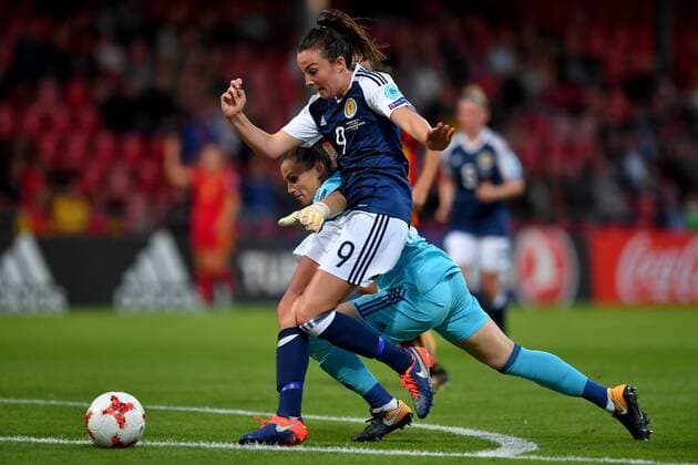 SOCCER - UEFA EURO EM Europameisterschaft Fussball 2017, SCO vs ESP DEVENTER,NETHERLANDS,27.JUL.17 - WOMEN SOCCER - UEFA Women s European Championship EM Europameisterschaft 2017, Group D, Scotland vs Spain. Image shows CarolineÊWeir (SCO) and SandraÊPanos (ESP). Keywords: goal. GEPAxpictures xFlorianxErtl