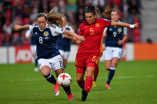 SOCCER - UEFA EURO EM Europameisterschaft Fussball 2017, SCO vs ESP DEVENTER,NETHERLANDS,27.JUL.17 - WOMEN SOCCER - UEFA Women s European Championship EM Europameisterschaft 2017, Group D, Scotland vs Spain. Image shows Erin Cuthbert (SCO) and Andrea Pereira (ESP). GEPAxpictures xFlorianxErtl