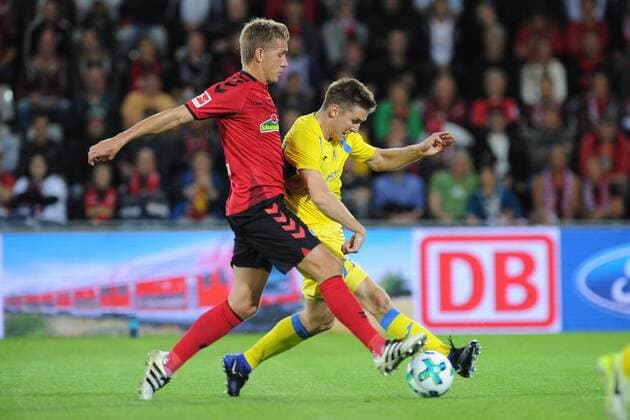 (v.l.n.r.) Nils Petersen (SC Freiburg) Gaber Dabrovoljc (NK Domzale) beim Spiel SC Freiburg vs NK Domzale, am 27.07.20177. Freiburg Copyright: xLaegler xEibner-Pressefotox EP_SLR
