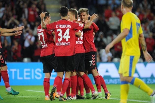 Jubel bei (v.l.n.r.) Nicolas Hoefler (SC Freiburg) Tim Kleindienst (SC Freiburg) Nils Petersen (SC Freiburg) Florian Niederlechner (SC Freiburg) beim Spiel SC Freiburg vs NK Domzale, am 27.07.20177. Freiburg Copyright: xLaegler xEibner-Pressefotox EP_SLR