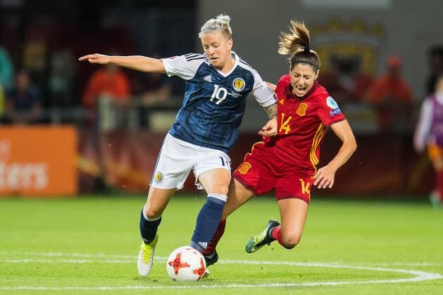 (L-R) Lana Clelland of Scotland women, Vicky Losada of Spain women during the UEFA WEURO 2017 Group D group stage match between Scotland and Spain at The Adelaarshorst on July 27, 2017 in Deventer, The Netherlands Women: Scotland v Spain UEFA WEURO 2017 2017 2018 xVIxVIxImagesx xGerritxvanxKeulenxIVx 8325353
