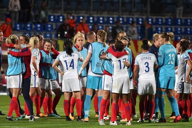 Portugal v England UEFA Women s Euros 2017 England squad celebrate the 2-1 win over Portugal following the UEFA Women s Euros 2017 match at Koning Willem II Stadion, Tilburg Copyright: xKristianxKanex FIL-10447-0061 UK Newspapers OUT