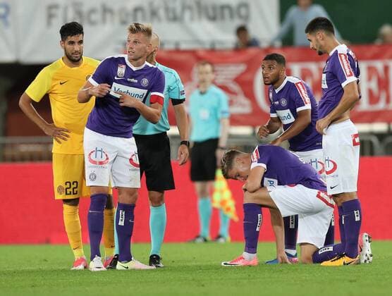 SOCCER - UEFA EL quali, A.Wien vs Limassol VIENNA,AUSTRIA,27.JUL.17 - SOCCER - UEFA Europa League qualification, FK Austria Wien vs AEL Limassol. Image shows Ismail Sassi (Limassol), Alexander Gruenwald (A.Wien), Jens Stryger Larsen (A.Wien), Ismael Tajouri (A.Wien) and Tarkan Serbest (A.Wien). GEPAxpictures xChristianxOrt