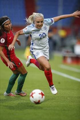 (170728) -- TILGURG, July 28, 2017 -- Alex Greenwood (R) of England competes during the UEFA Women s EURO 2017 soccer tournament Group D match between England and Portugal in Tilburg, the Netherlands, July 27, 2017. England won 2-1. ) (SP)NETHERLANDS-UEFA-WOMEN S EURO-2017-GROUP-ENGLAND-PORTUGAL YexPingfan 