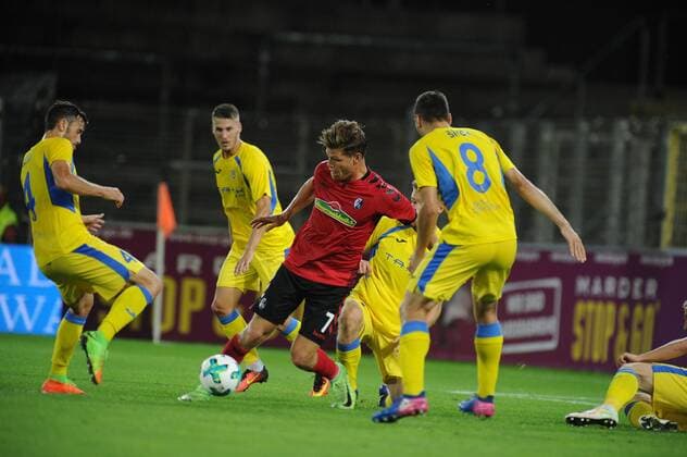 (v.l.n.r.) Amedeo Vetrih (NK Domzale) Florian Niederlechner (SC Freiburg) Matija Syros (NK Domzale) beim Spiel SC Freiburg vs NK Domzale, am 27.07.2017. Freiburg Copyright: xLaegler xEibner-Pressefotox EP_SLR