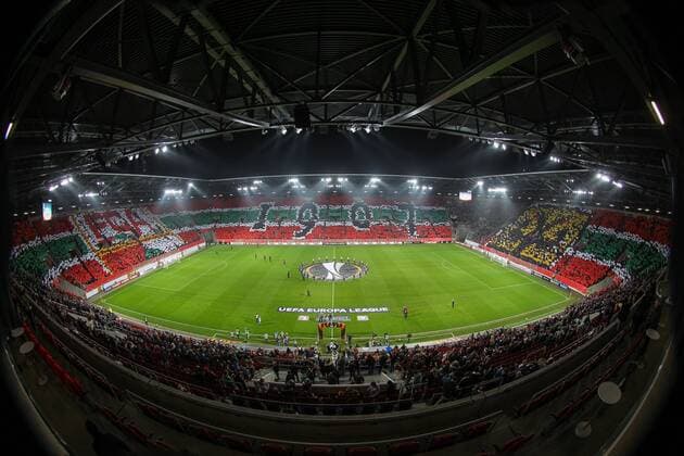 Fußball, Stadiongeschichte FC Augsburg Fans (FC Augsburg) mit Choreographie, FC Augsburg vs. Athletic Bilbao, Fussball, Europa League, 26.11.2015 Augsburg Bayern Deutschland Copyright: xkolbert-press ChristianxKolbertx