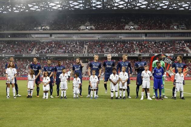 (L-R) Hakim Ziyech of Ajax, Nick Viergever of Ajax, Amin Younes of Ajax, Justin Kluivert of Ajax, Lasse Schone of Ajax, Kasper Dolberg of Ajax, Donny van de Beek of Ajax, Matthijs de Ligt of Ajax, Davinson Sanchez of Ajax, goalkeeper Andre Onana of Ajax, Joel Veltman of Ajax during the UEFA Champions League third round qualifying first leg match between OGC Nice and Ajax Amsterdam on July 26, 2017 at the Allianz Riviera in Nice, France OGC Nice v Ajax UEFA Champions League 2017 2018 xVIxVIxImagesx xMauricexvanxSteenxIVx 8328845